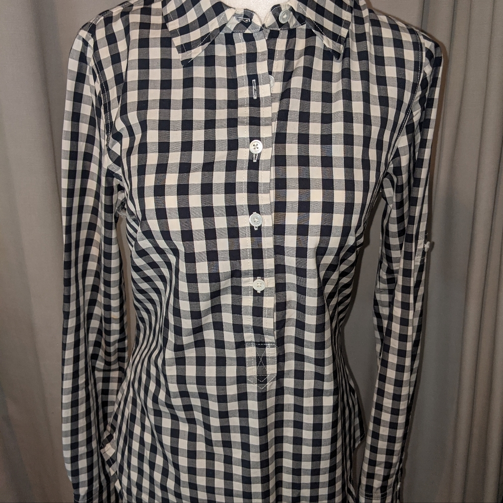 Vineyard Vine's Black and White LS Blouse (0)